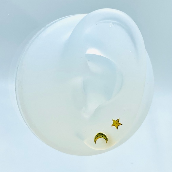 Tiny gold moon stud earrings, 925 sterling stud. Small moon stud. - Picture 6 of 6